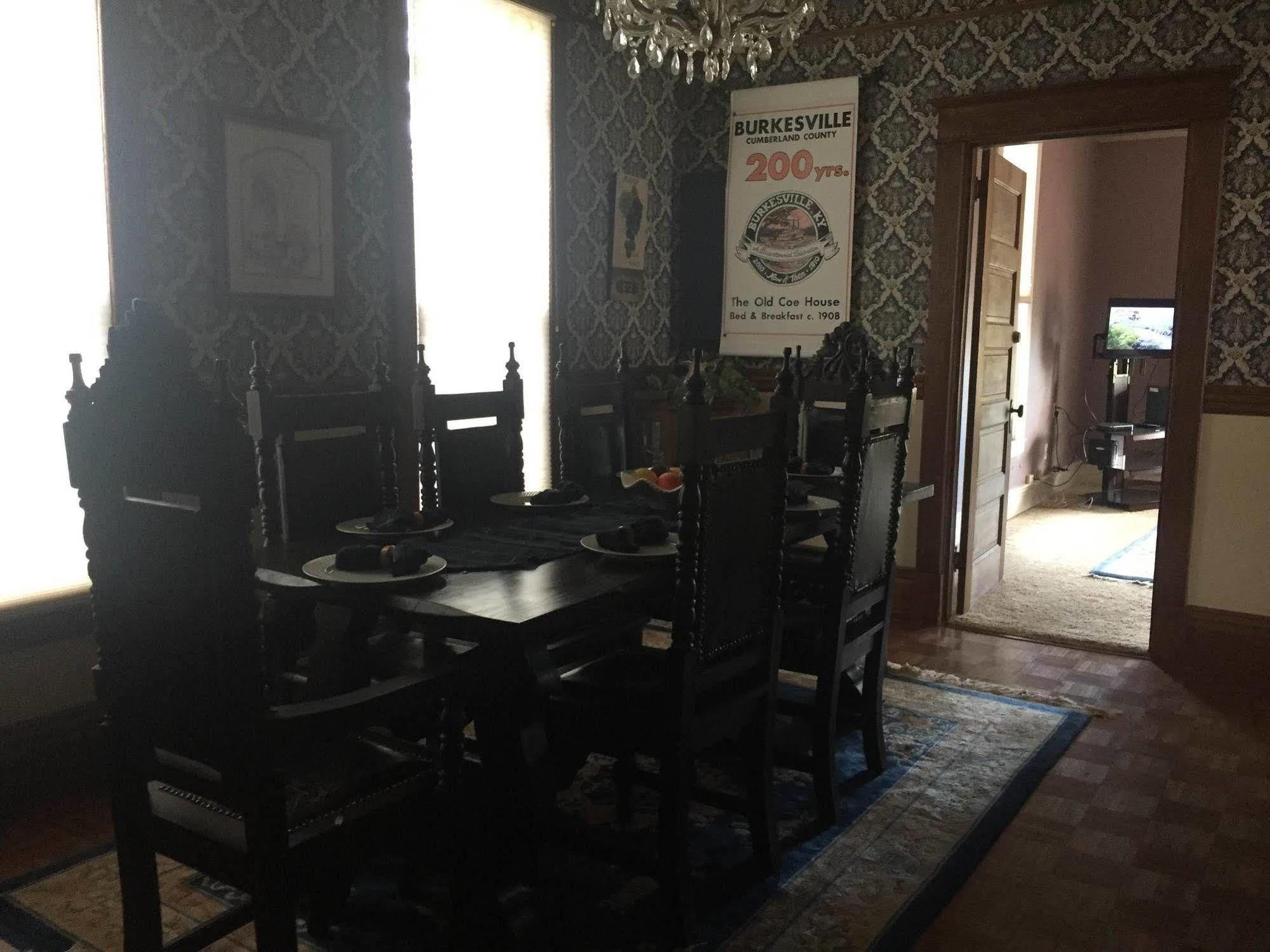 The Old Coe House 호텔 버크스빌 외부 사진